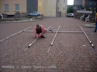 Steve (GD7DUZ) nearly finished assembling the beam ready for installation onto the tower.