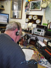 Mike Jones (GD4WBY) adding a few more contacts to the log.