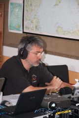 Bernd (DH1SBB) running the radio during a pileup