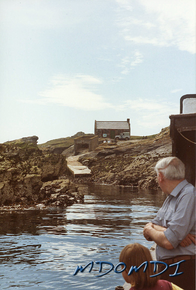 Arthur Sinclair (GD3TNS) Standing at the edge of the boat as it enters the harbor on the Calf of Man.