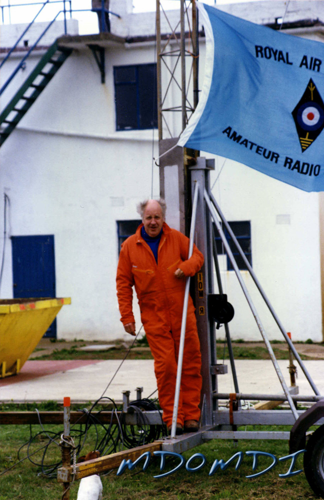 An 'Unknown Operator' Playing with the antenna at Jurby for the RAFARS Activation.