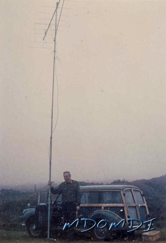 A very young Arthur Sinclair (GD3TNS) Working Mobile from a Morris Traveler, That’s real Style!