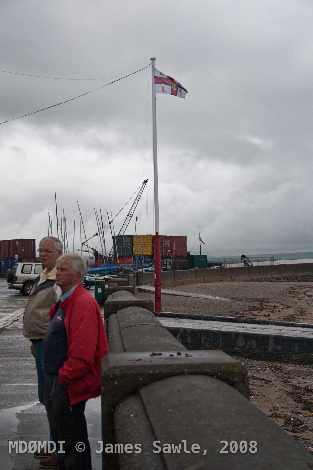 Bob Barden (MD0CCE) chatting with John Martin (GD4RAG) now that the antenna is up, thanks to some nicely placed street lights.