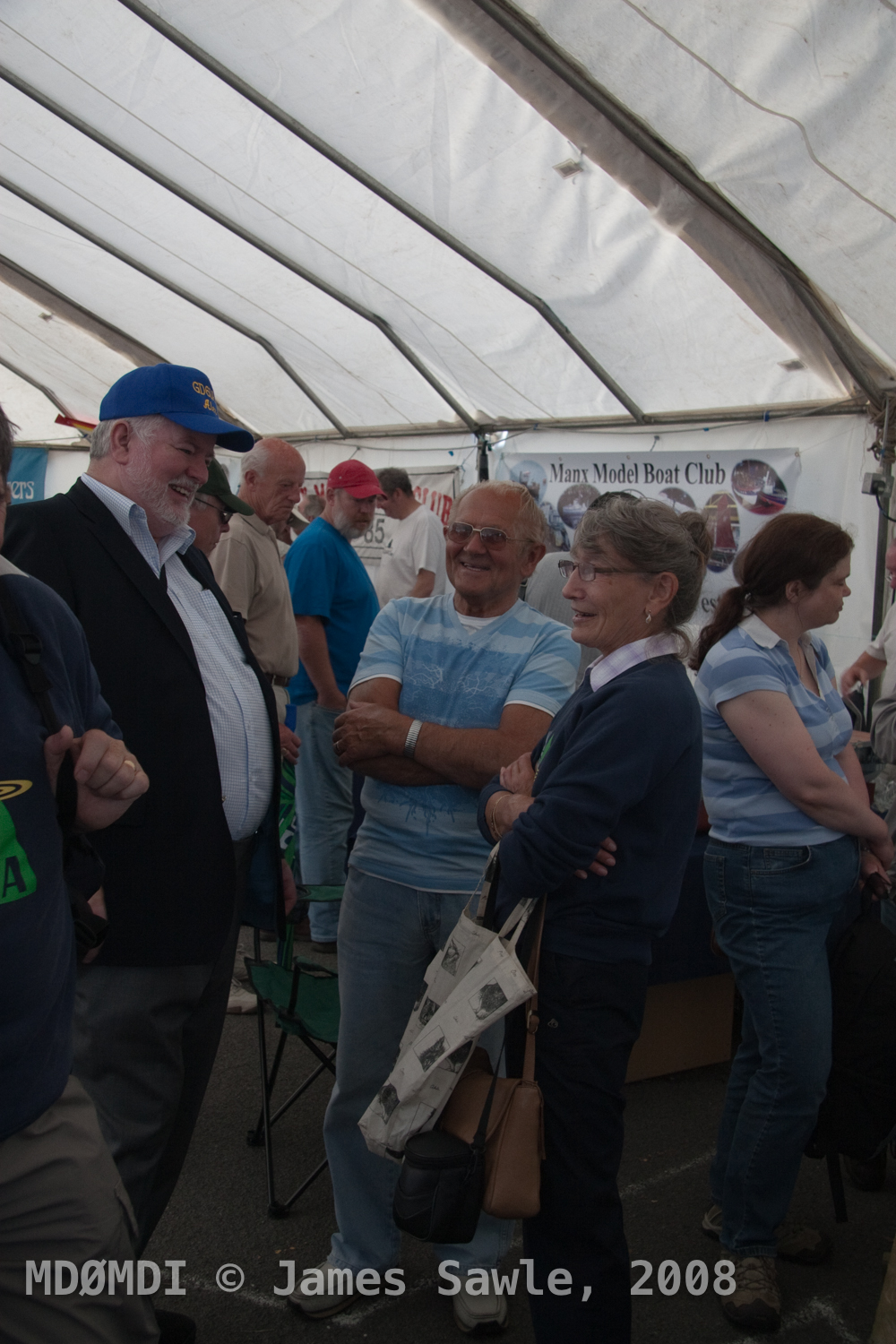 Alex Gartshore (GD6IA) and Dave Corkish (2D0RGW) chatting with Rob Hannan’s (SOTA) wife, Audrey.