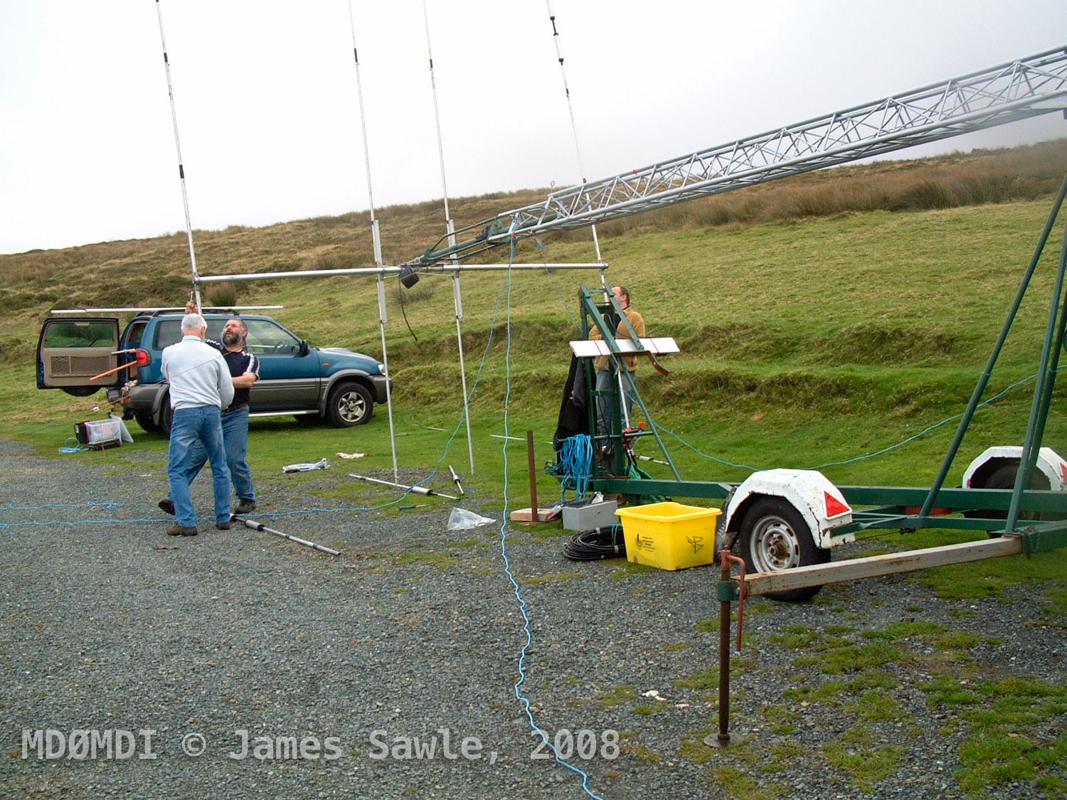 Did not take Steve Kelly (GD7DUZ), Matty Cunningham (MD0MAN) and John Butler (GD0NFN) long to get the Beam on the top of the portable tower.