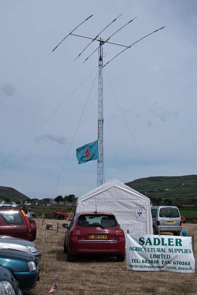 There is plenty to look at in the show, and thankfully the mast was always something really worth looking at…