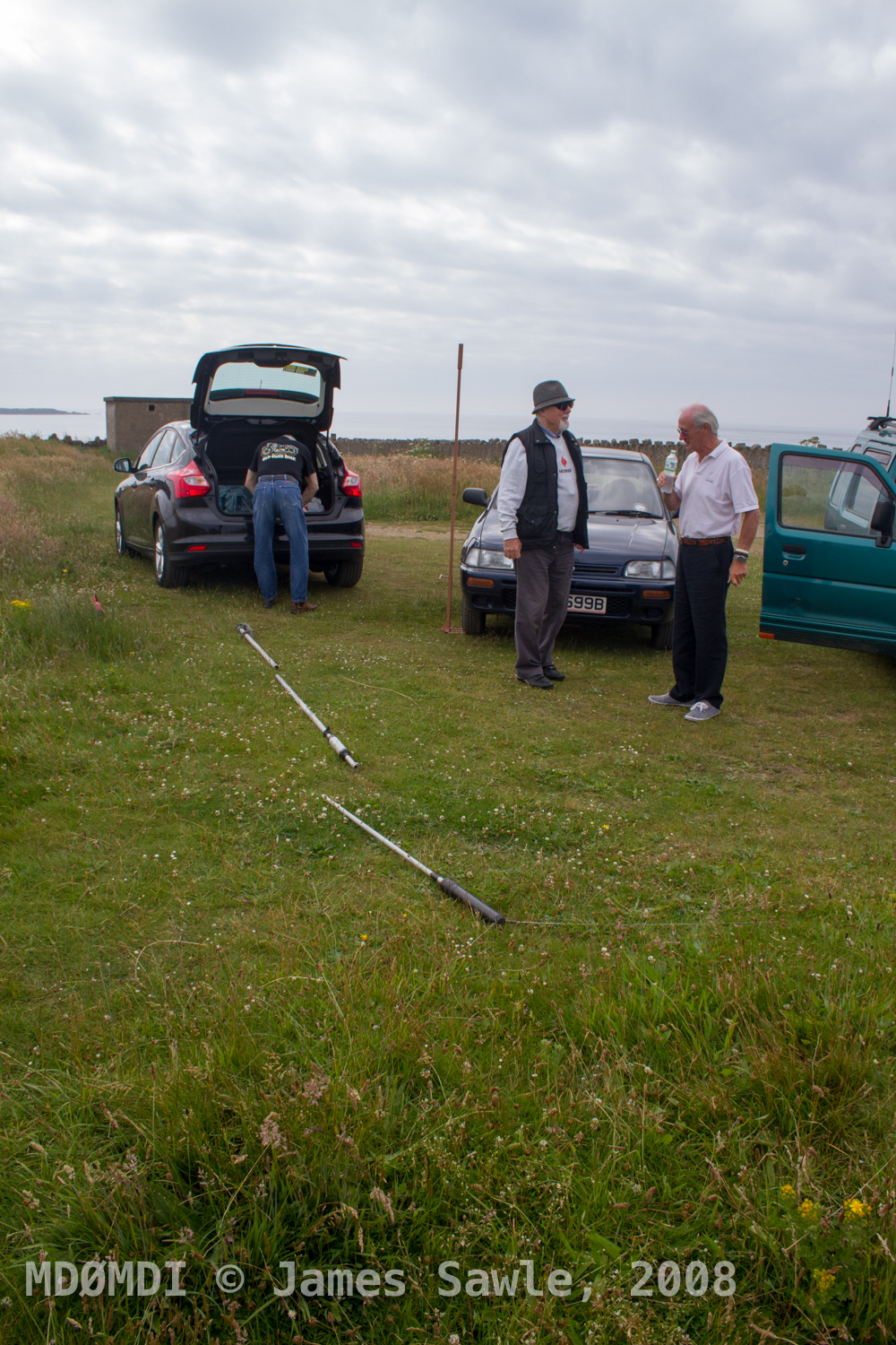 John Butler (GD0NFN) playing with the antenna whilst we just watched!