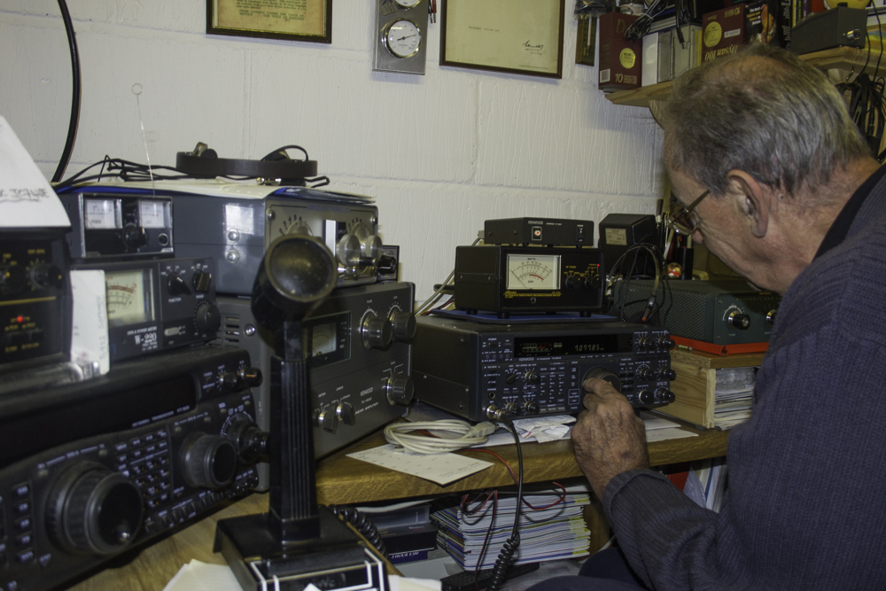 Mike Jones (GD4WBY) working 40m on the Kenwood Radio