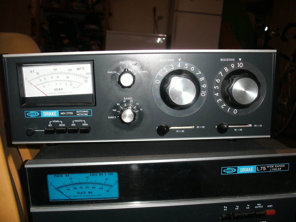 Drake MN 2700 Antenna Tuner Photo 01