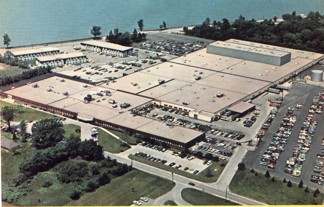 The Heathkit plant at Hilltop Road in St. Joseph at about 1975