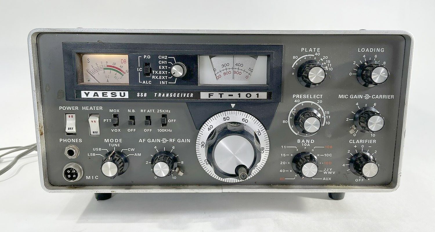 Yaesu FT-101 (Early Model), The Front Panel.