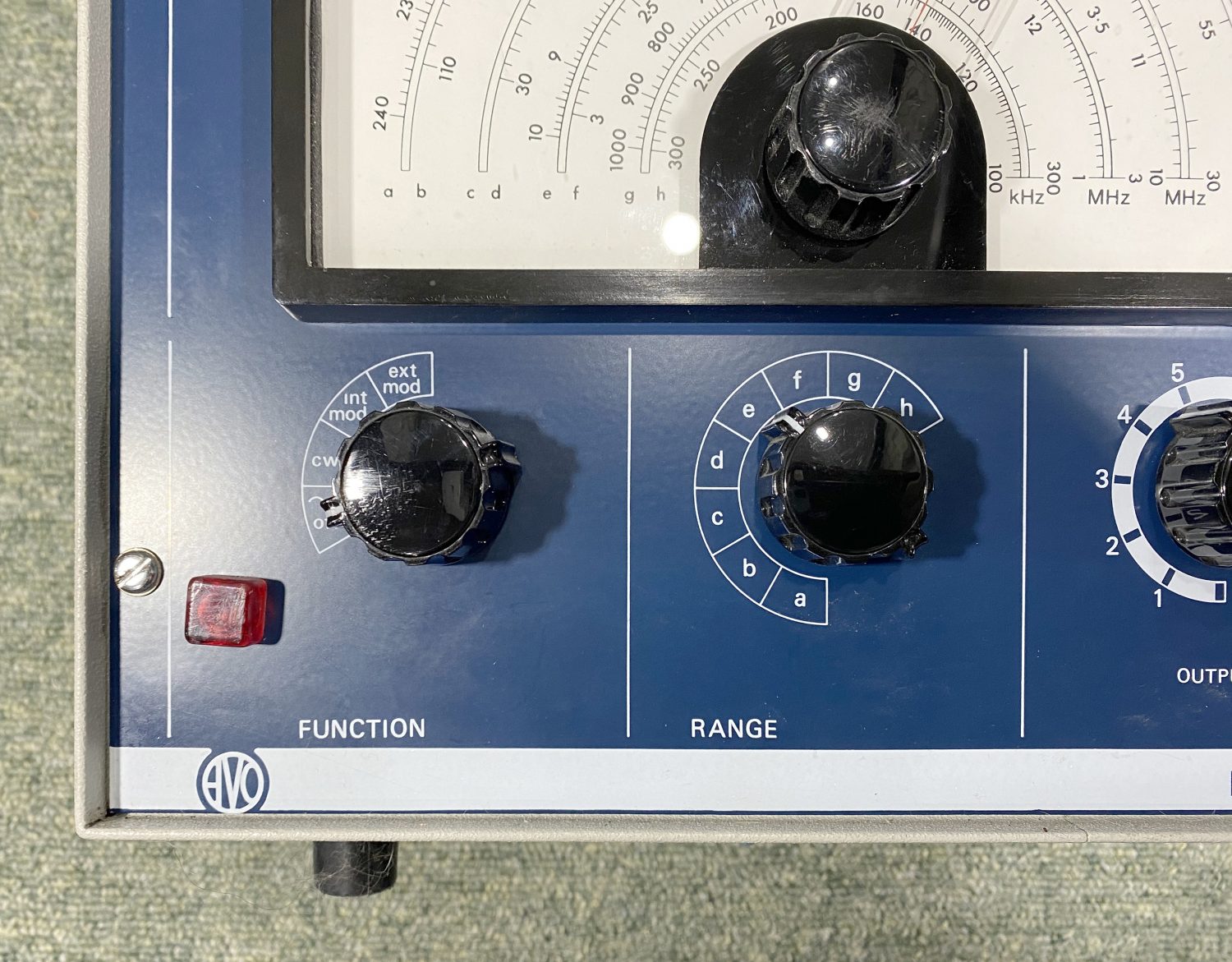 AVO HF-135 RF Signal Generator