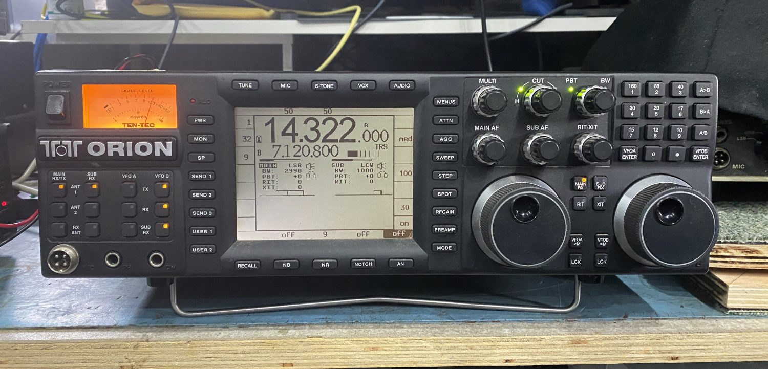 TenTec Orion I Model 565, Well it Powers Up...BUT!
