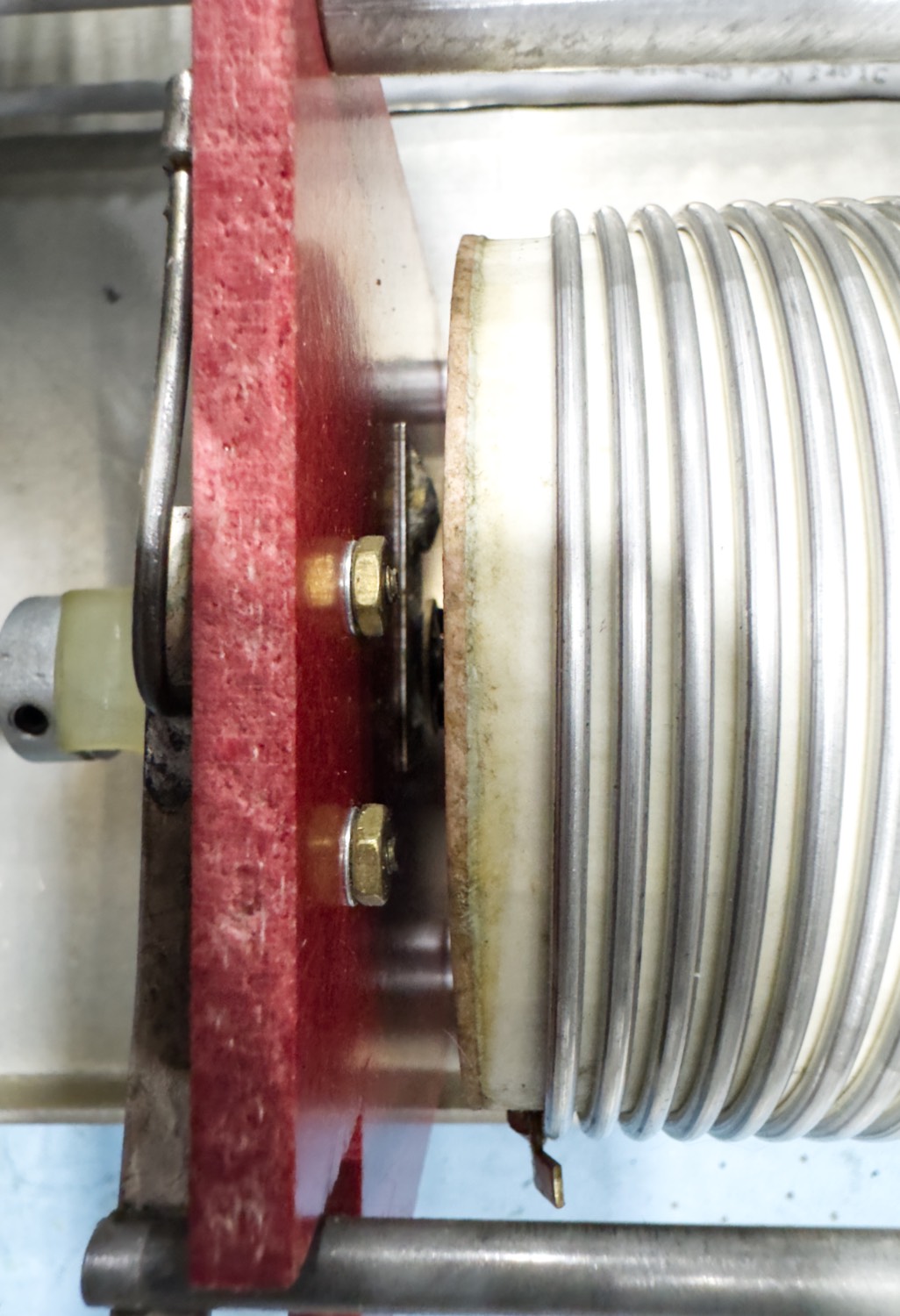 The Nuts are a bit of a pain to undo and hold on to.