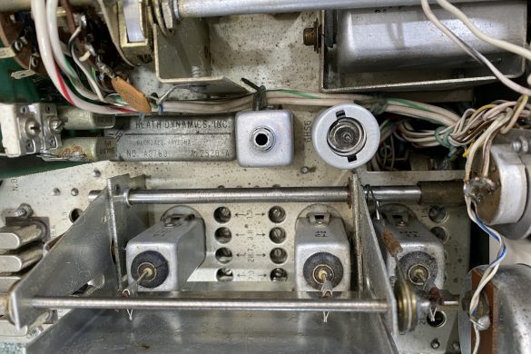 Inside Shot of the Drake R-4C Receiver