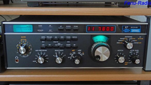 Front View of the Drake R-7 - Receiver