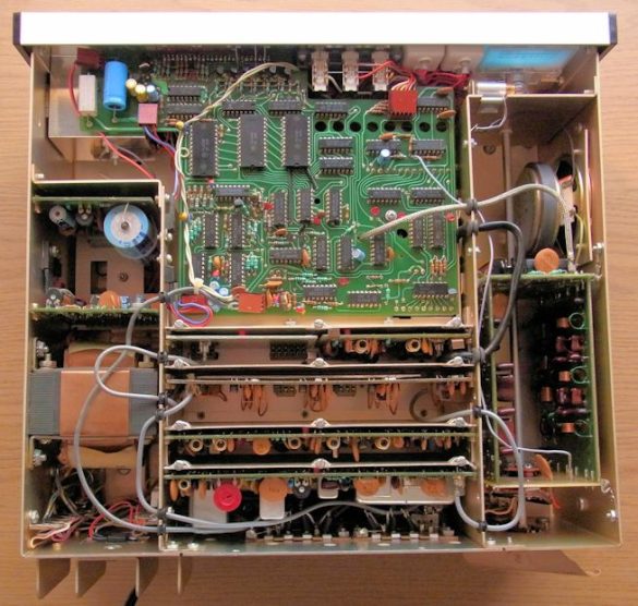 Inside View of the Drake R-7 - Receiver