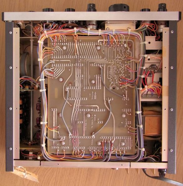 Inside View of the Drake R-7 - Receiver