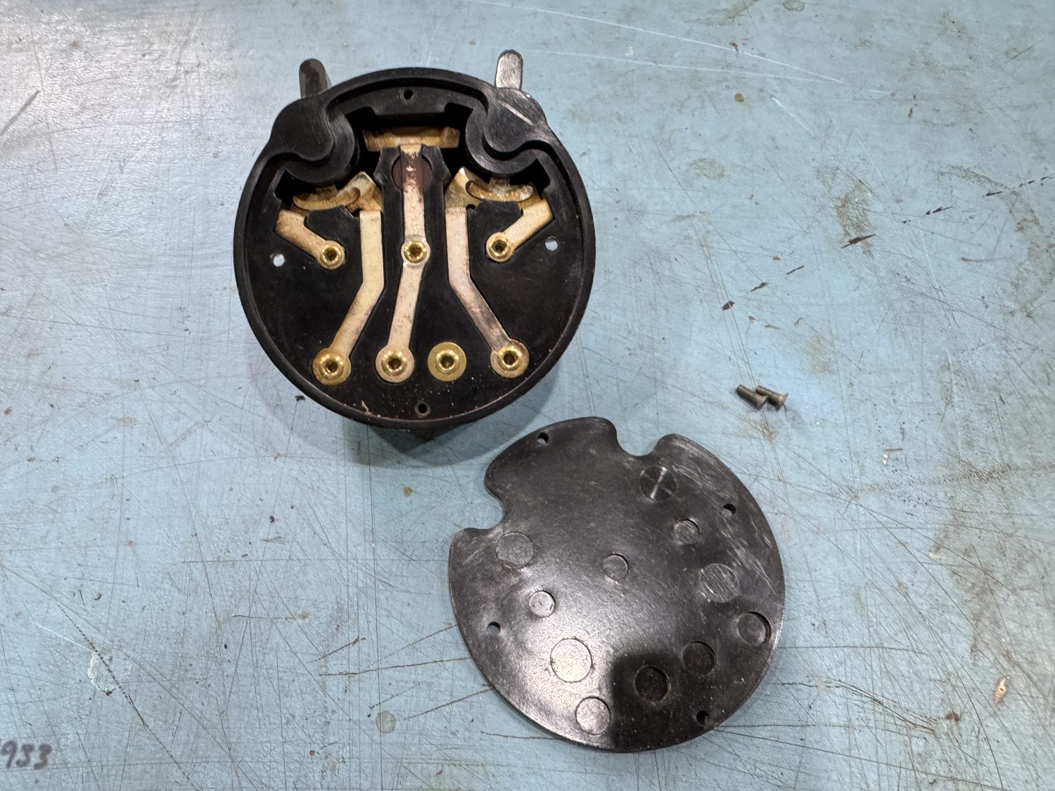 A(Crown)M Type B Ref No 5c/372 SWITCHBOX IDENTIFICATION