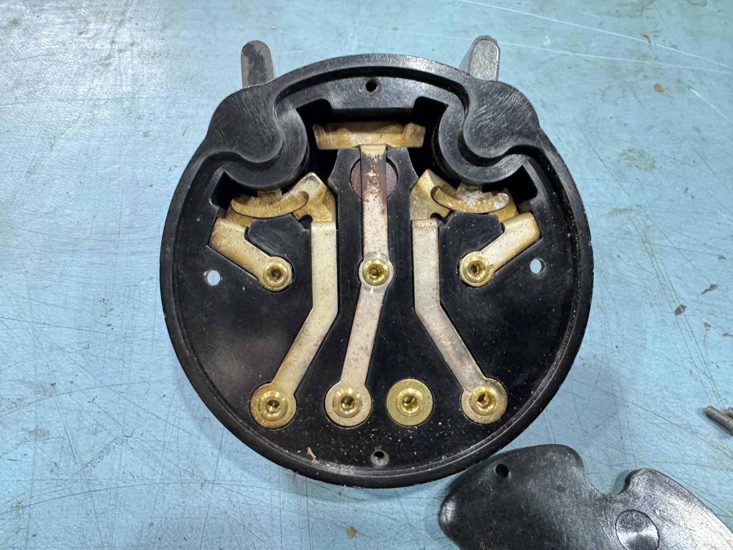 A(Crown)M Type B Ref No 5c/372 SWITCHBOX IDENTIFICATION
