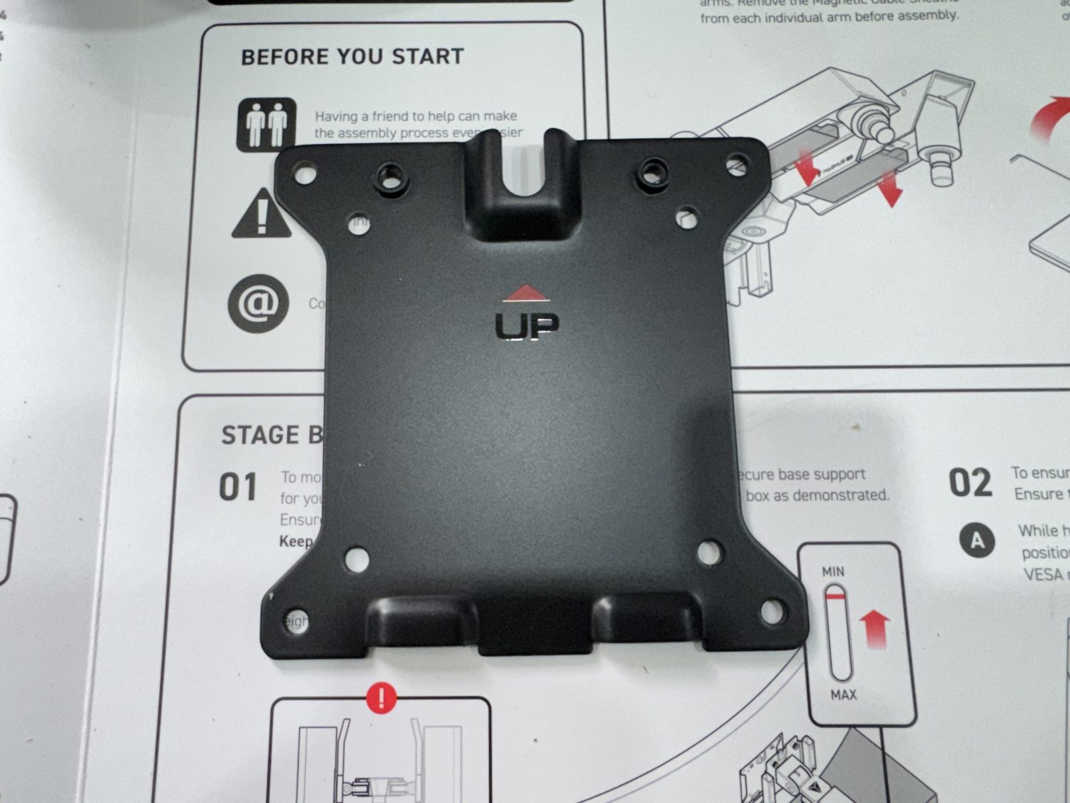 This is the 'Quick Release Plate' supplied with the Secretlab MAGNUS Monitor Arm (Heavy Duty Edition)